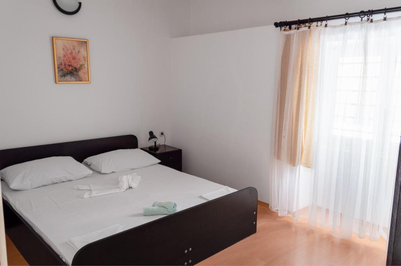 Apartments Ivica - Beachfront Drvenik  Exterior photo
